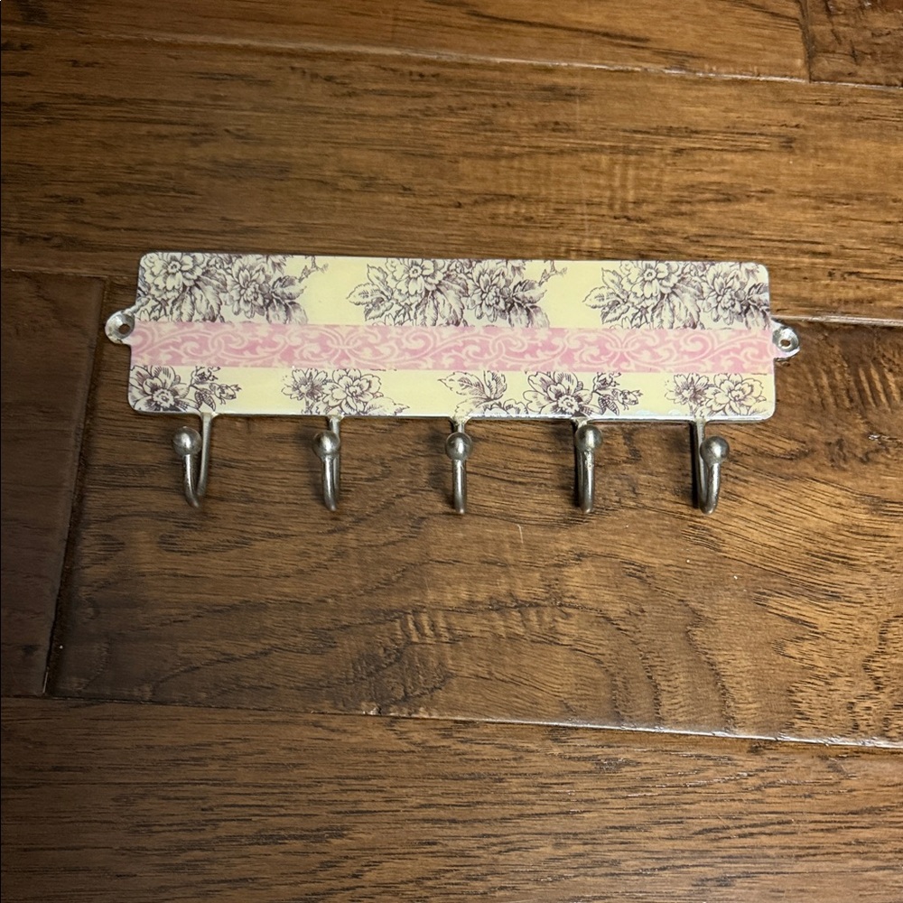 Chic Floral Wall Hook Rack - Pink and Cream